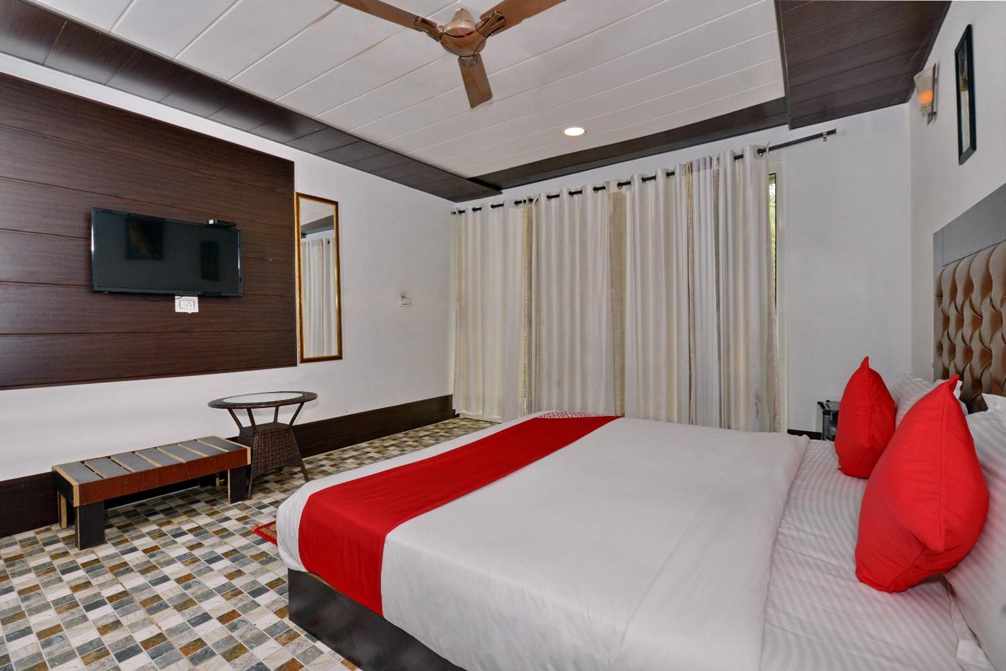Collection O Retreat Morjim Resort מראה חיצוני תמונה