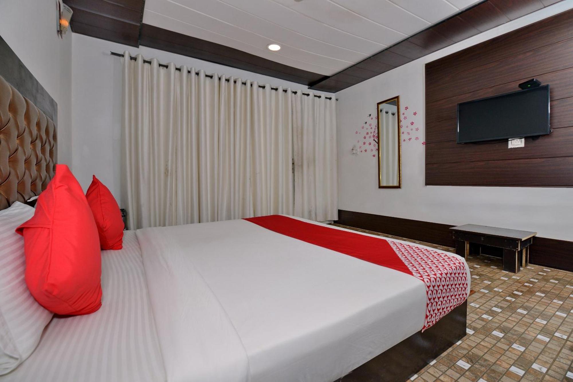 Collection O Retreat Morjim Resort מראה חיצוני תמונה